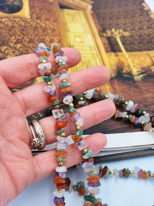 Винтидж дълго колие с полускъпоценни камъни