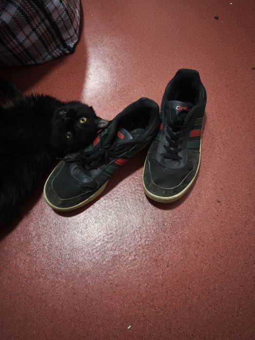 Оригинальные кроссовки адидас 42 размер