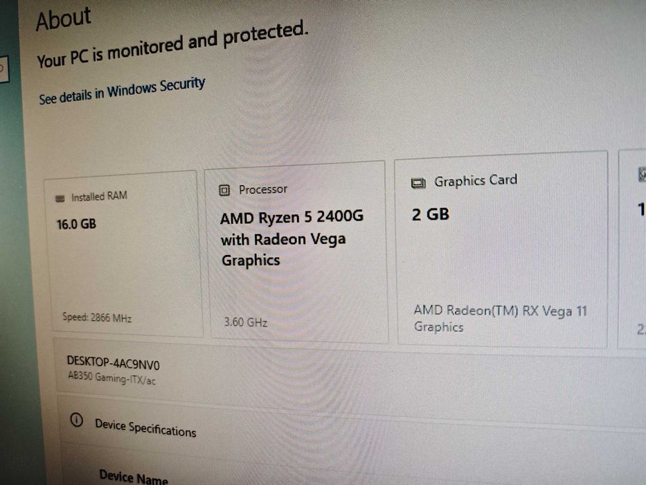Продавам Ryzen 5 2400G Vega 11 в отлично състояние