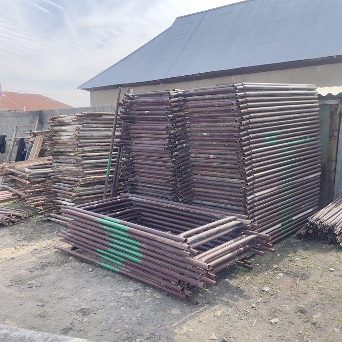 Сдаются в аренду строительные леса и трапами.