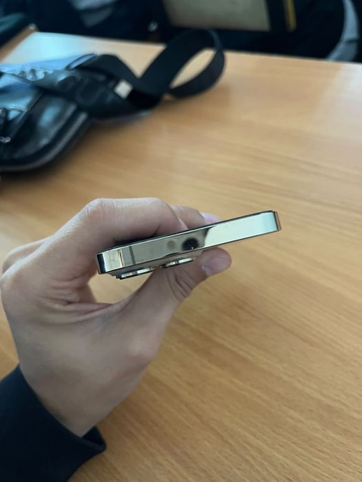 Продам Iphone 13 Pro