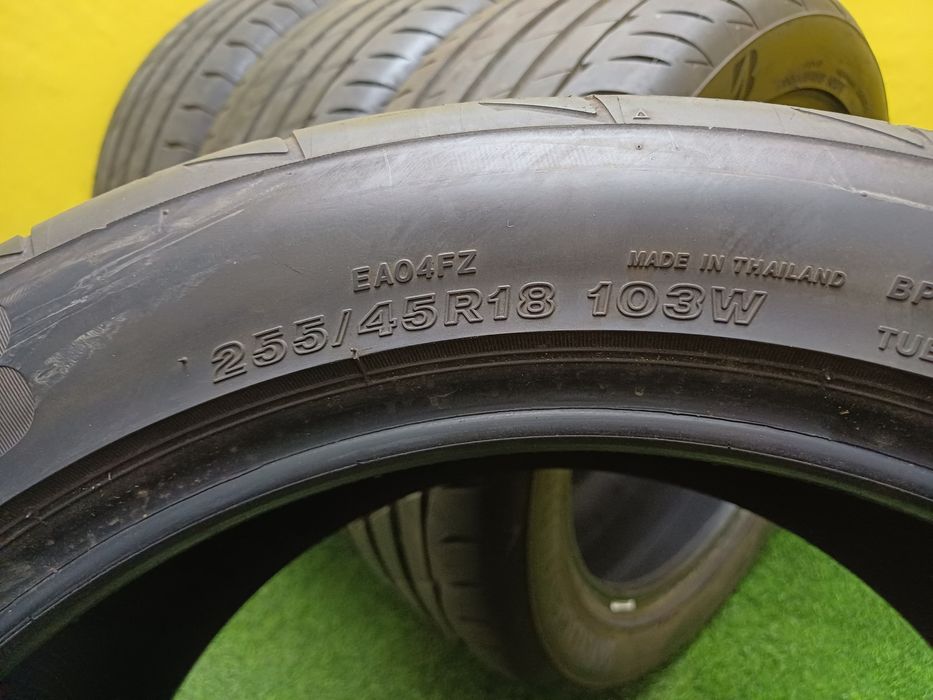 Шины 255/45 R18 Bridgestone комплект.