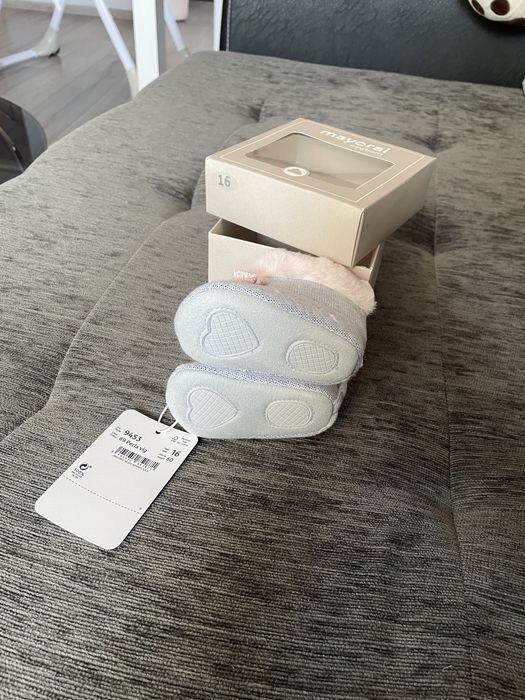 Пухени бебешки боти Mayoral