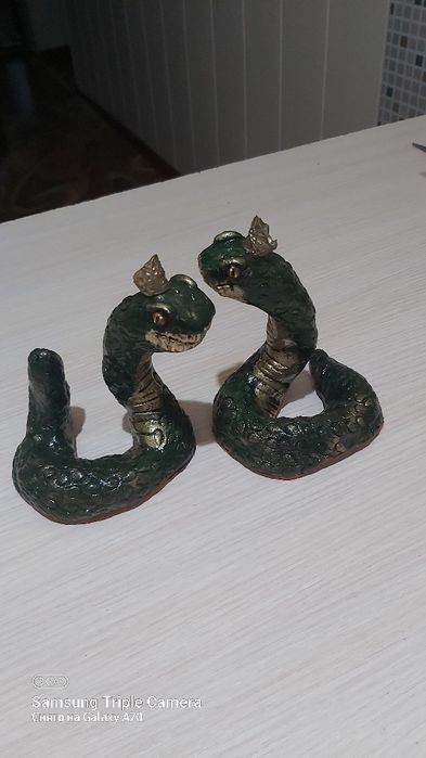 Фигурки змей ручная работа