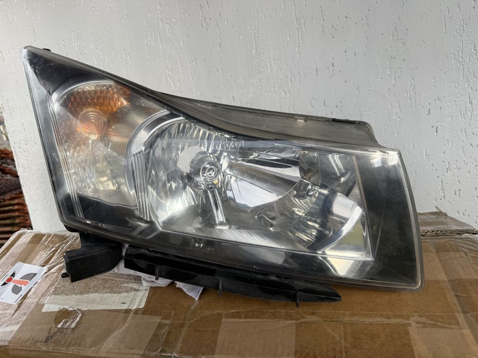 Фарове шевролет круз 2009-2013