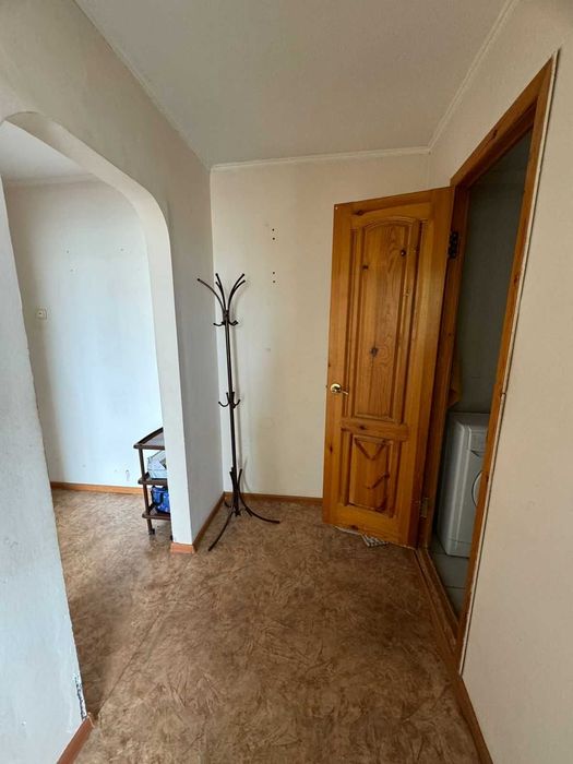 Продам 2х комнатную квартиру 8 мкр.