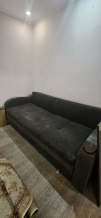 Отдам диван для дачи