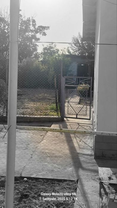 Uy sotiladi 8.5 sotix