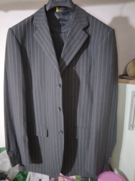 Costum nou ieftin la 200 de lei