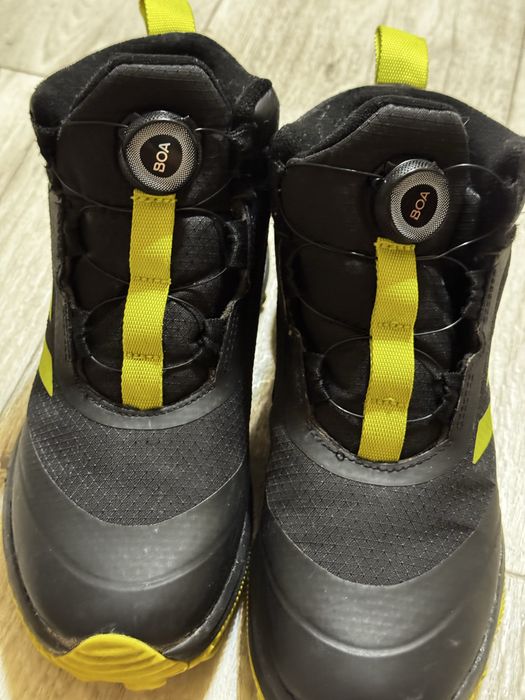 Продам всесезонные Adidas Boa 38 размер