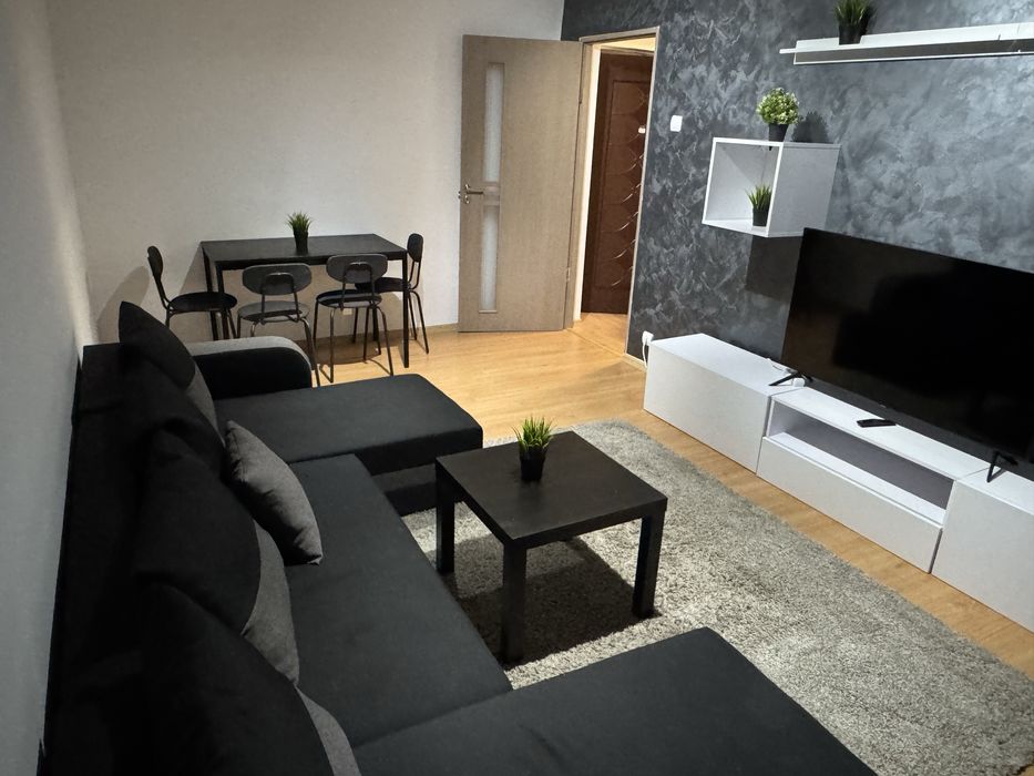 Inchiriez in regim hitelier apartament cu 3 camere zona centrala