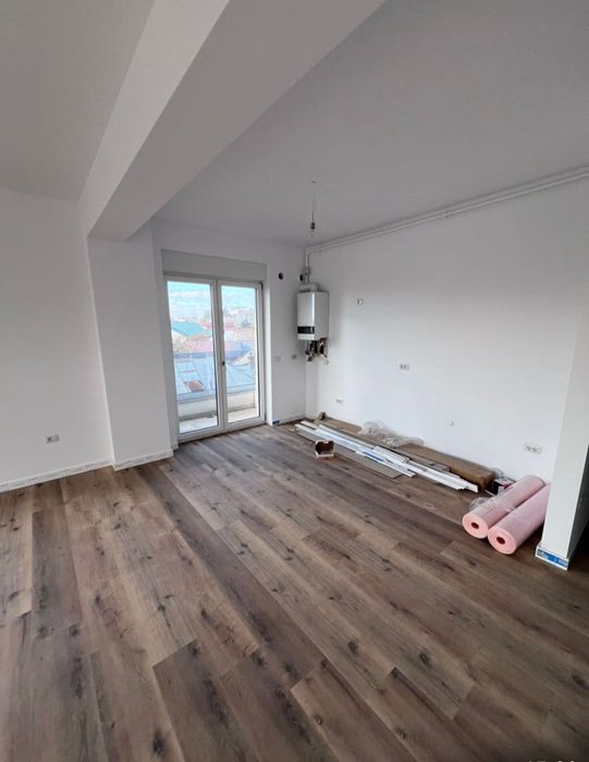 Vând apartament 3 camere ÎMPĂRATUL Traian 82