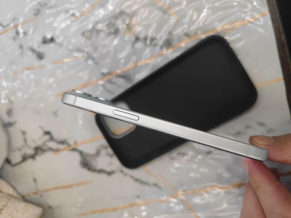 IPhone 15 128gb 82акб