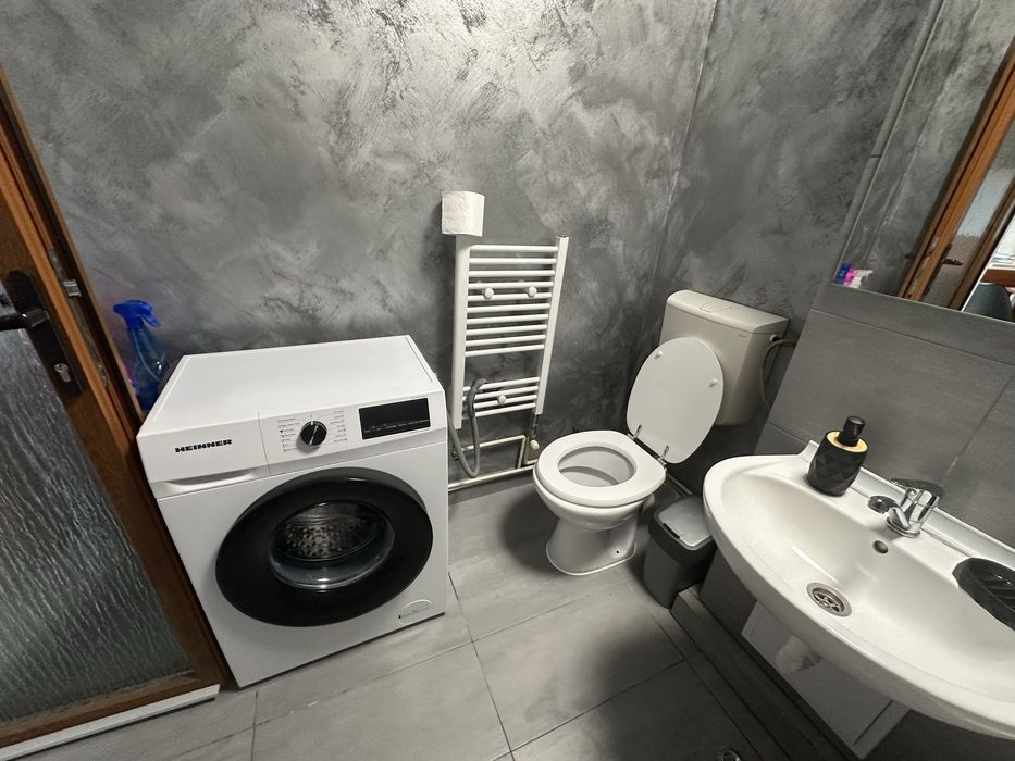 Inchiriez apartament 2 camere, decomandat, Manastur , inlcusiv parcare in parking acoperit