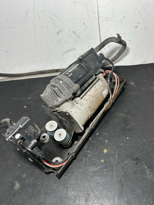 Compresor Perne aer  BMW seria 7 F01 F02 |6875176 730d 740d