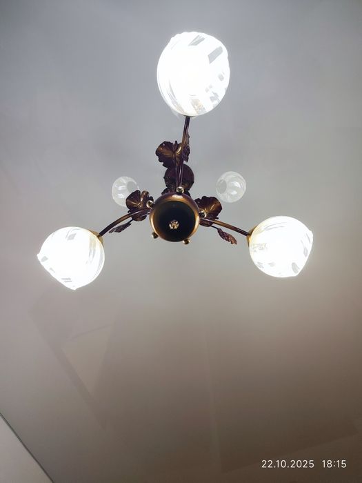 Люстра    продам