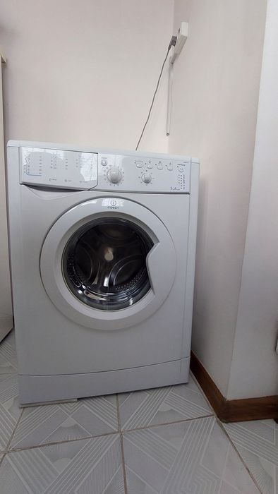 Продаётся стиральная машина INDESIT