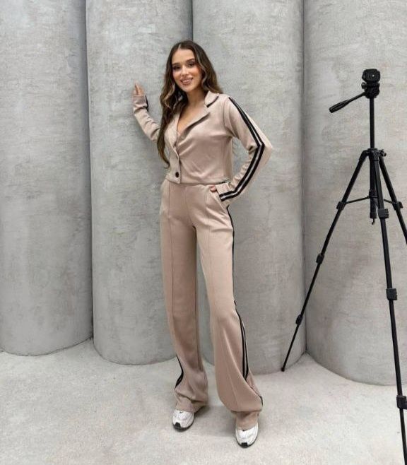 Compleu damă diferite modele