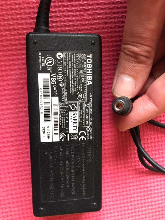 Оригинално зарядно за лаптоп Toshiba 75W 15V 5A PA3378E-3AC3