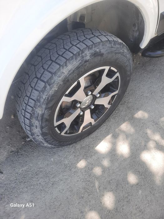 4×4 Niva urban 4 eshiklik 2015 yil pirabegi 180ming pirtsep ham sotila