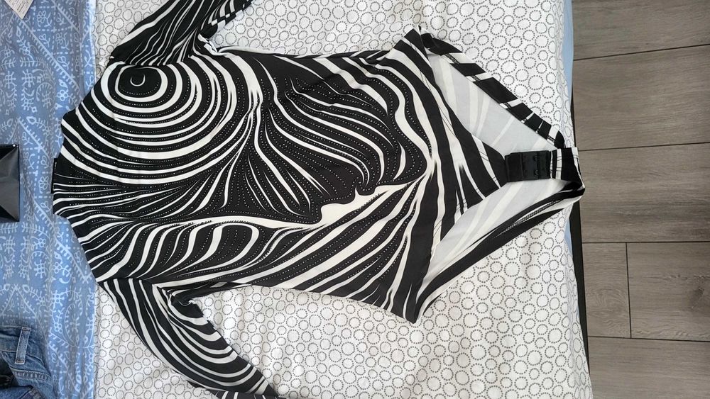 Продавам чисто нова боди полу- поло Miss Moi