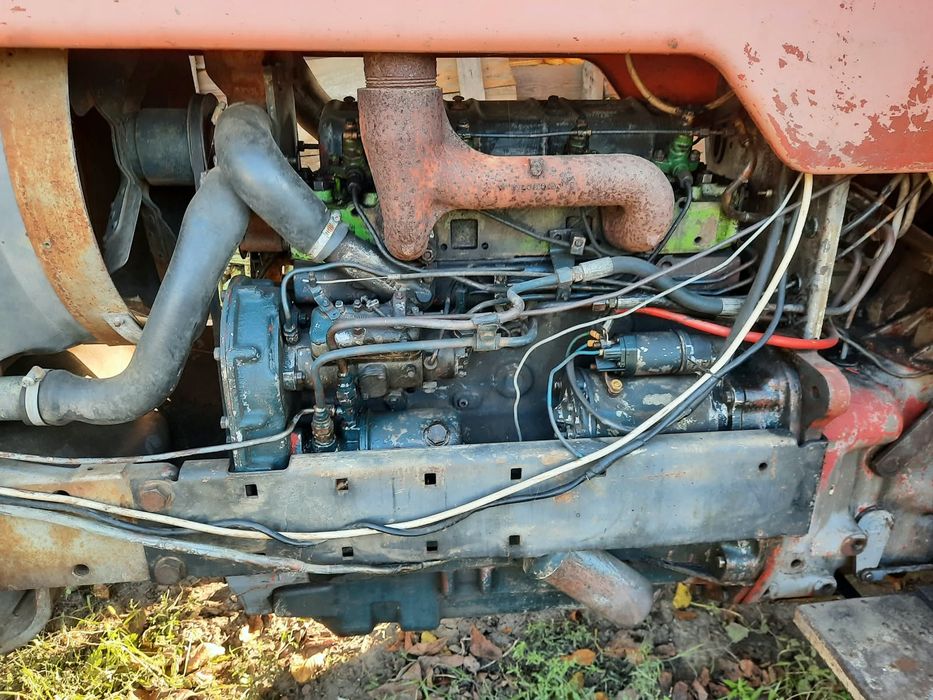 Vând sau schimb tractor massey ferguson 1 080