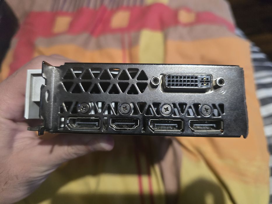 Продавам ASUS GTX 960 4GB Без забележки
