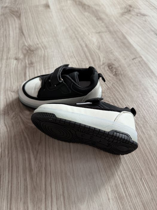 Adidasi noi copii nr 25