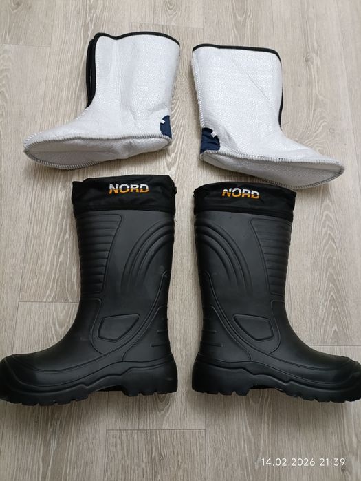 Зимние резиновые сапоги