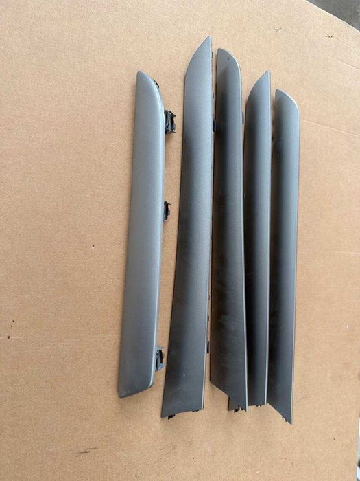 Set trimuri ornamente bord si fete de usa pentru AUDI A4 B8 model break culoare gri aluminiu