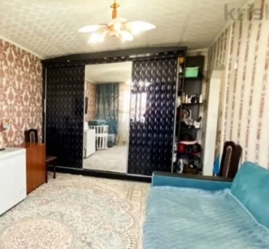 Продам  большой шкаф