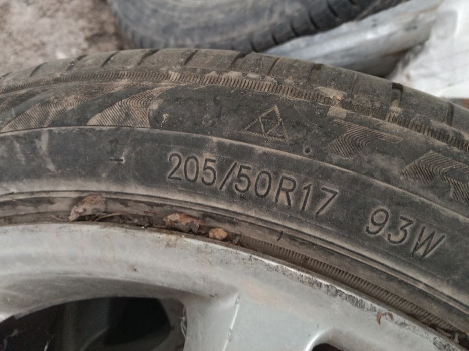 Срочно продам шыны с дисками