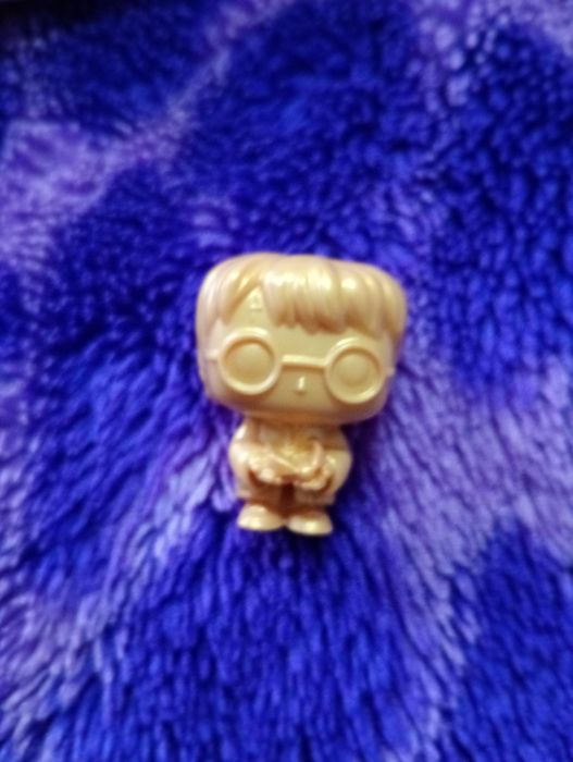 Vând figurina Harry Potter