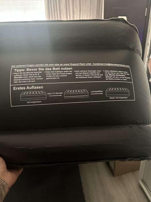 Saltea gonflabila cu spuna autoumflabila