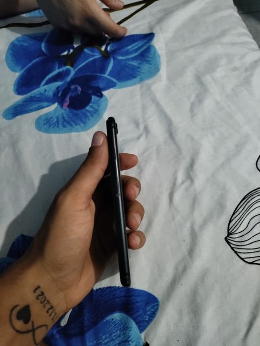 Vand iphone 7 negociabil