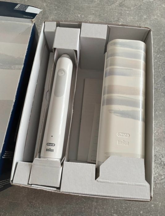 Periuta dinti Oral-B
