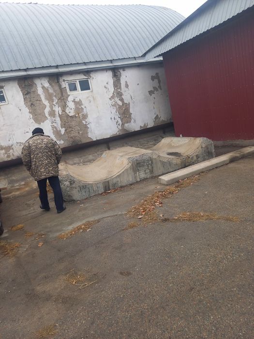 Бетонная подставка для бочек