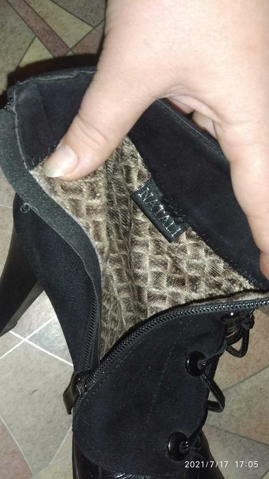 Срочно продам! Размер 37.