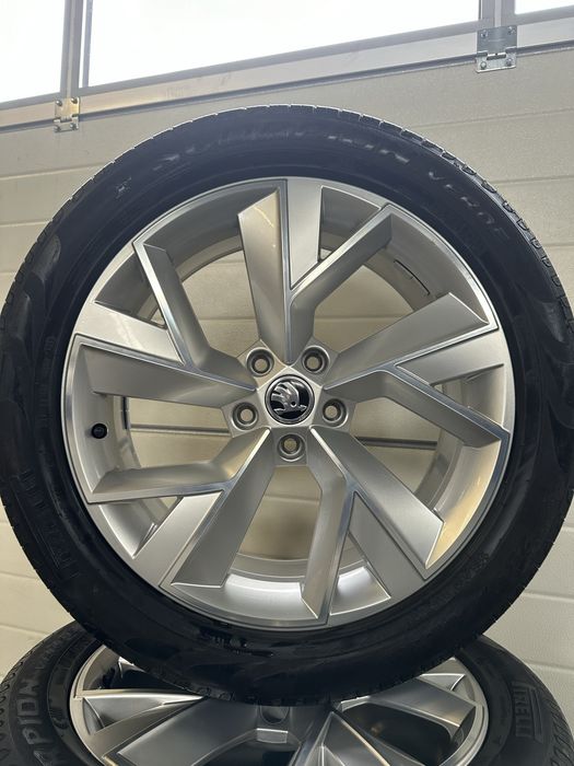 Jante 19 ORIGINALE Skoda Kodiaq Vara 235/50/19 Bicolor Enyaq Tiguan