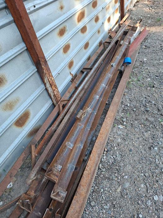 Продам уголок б/у