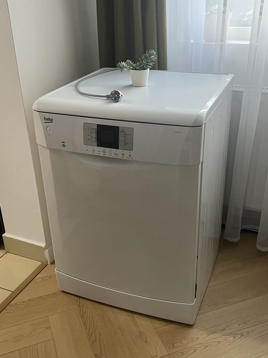 Masina de spalat vase BEKO 13 seturi