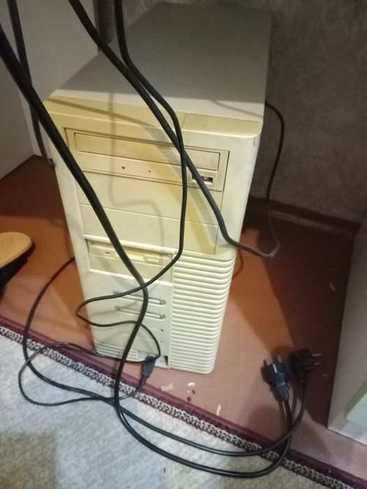 Продам компьютер старый