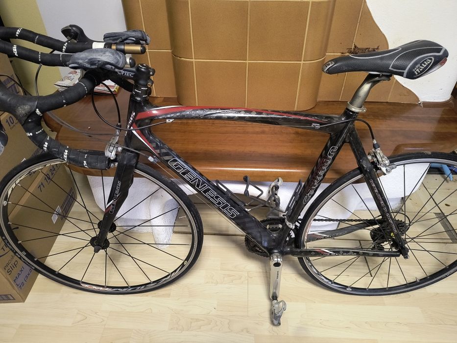 Bicicleta profesională de carbon