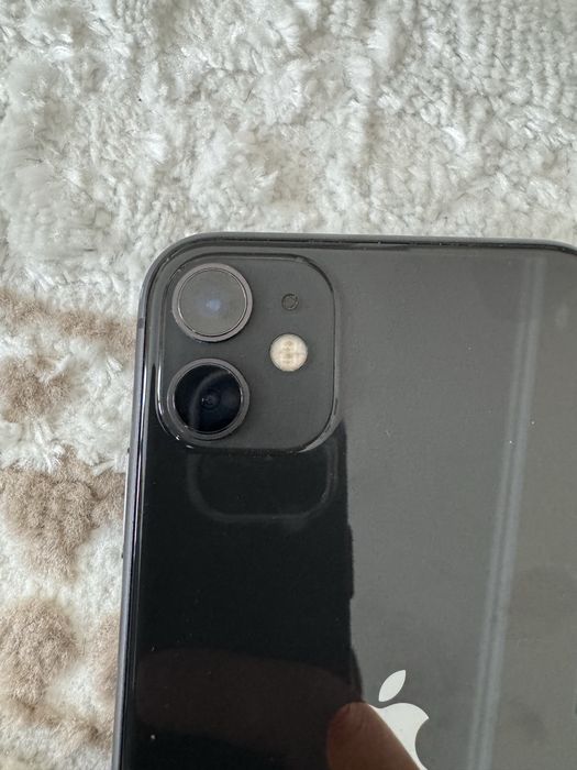 iPhone 11  64гб