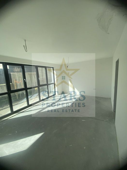 Продава се Тристаен апартамент в Варна, м-т Св. Никола - 200 кв.м за 1224 €/кв.м - Снимка #7