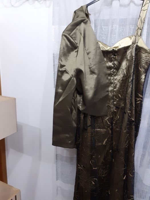 Rochie seara lunga.