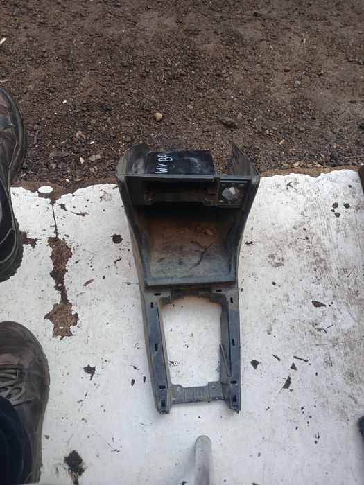 Консоль Фольксваген ПасатВ4