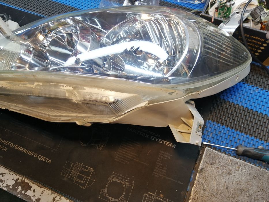 Фары тойота форанер