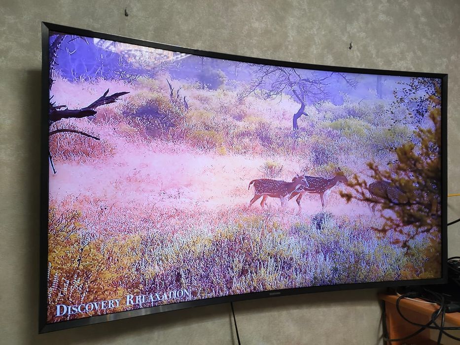 Телевизор Samsung (4K UHD)