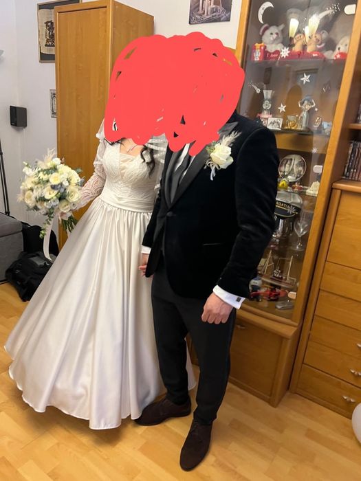 Vand Rochie Mireasa !